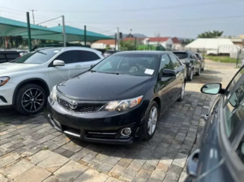 Toyota Camry   - 2012