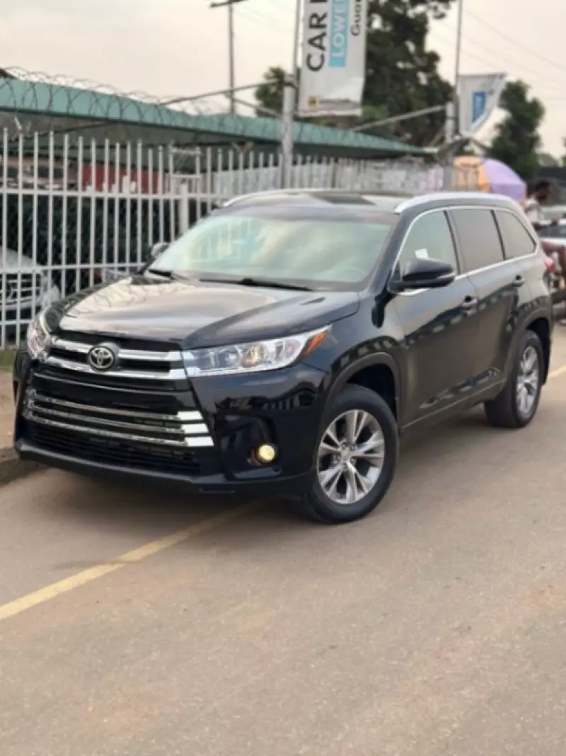 Toyota Highlander   - 2015