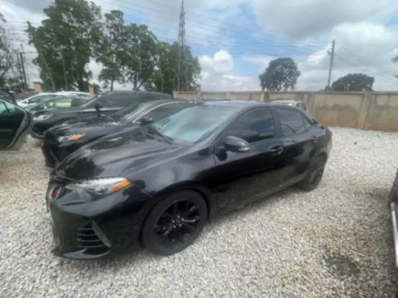 TOYOTA Corolla - 2017