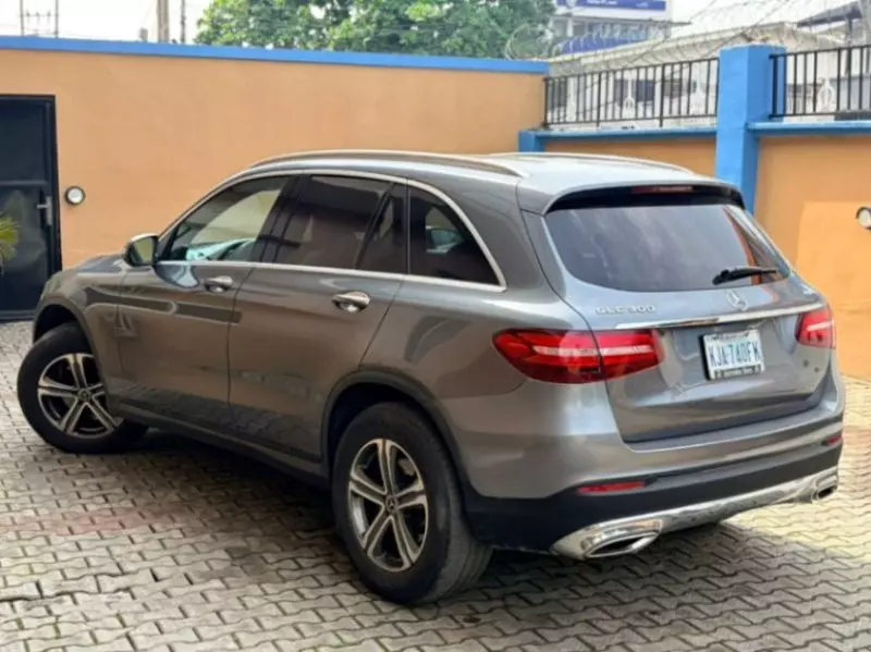 Mercedes-Benz GLC 300   - 2019