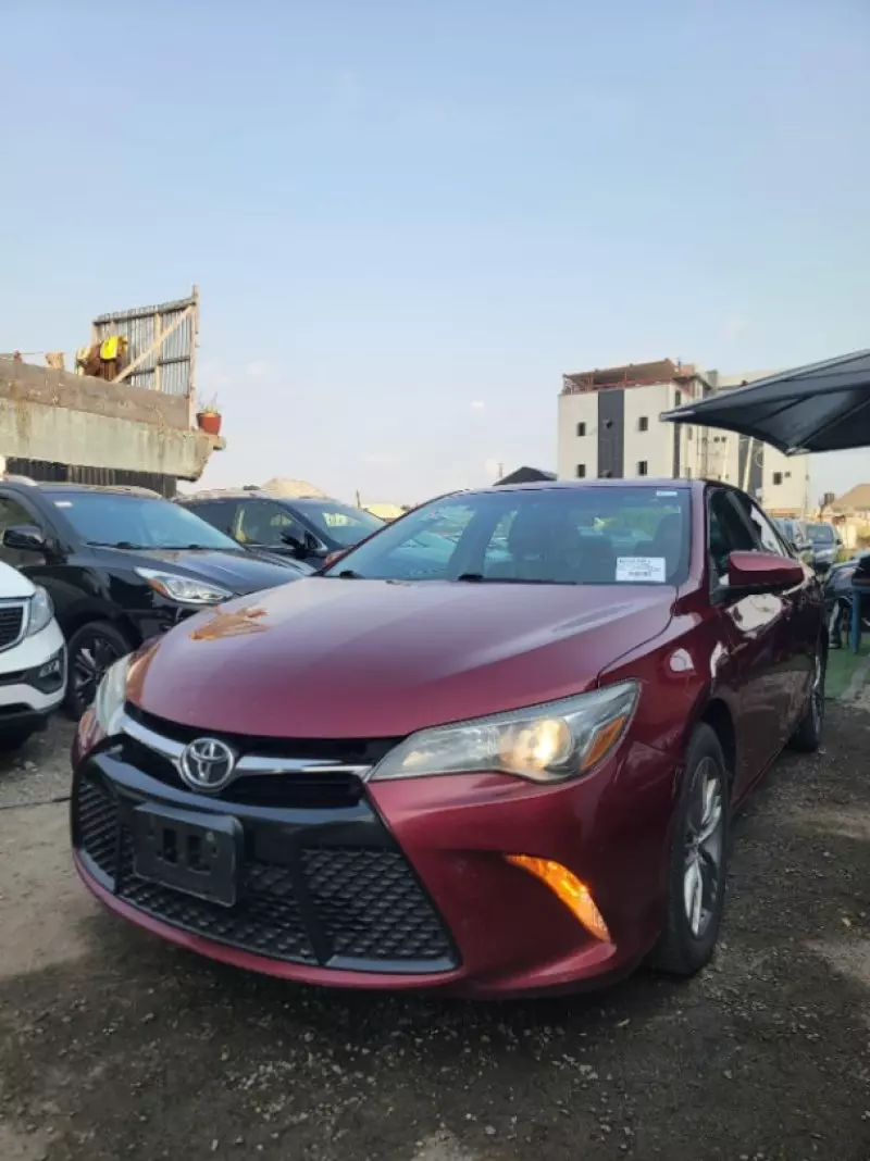 Toyota Camry   - 2016