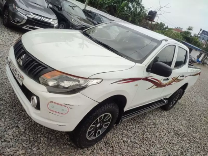 Mitsubishi L200 Double Cabin   - 2017
