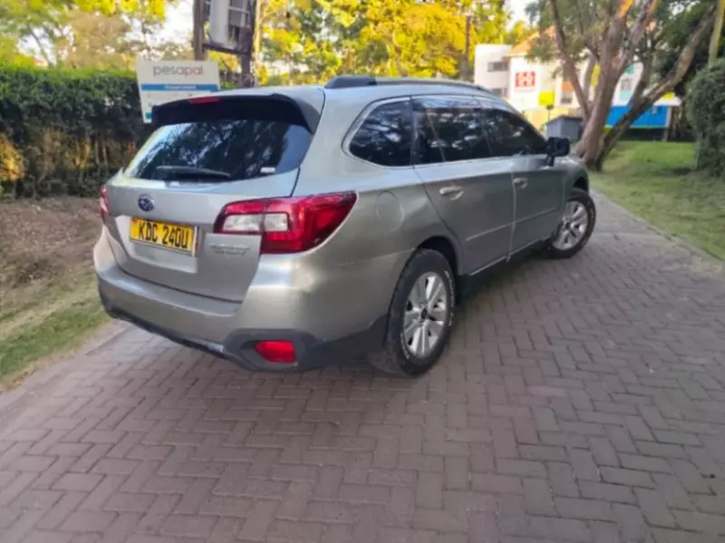 Subaru Outback   - 2015