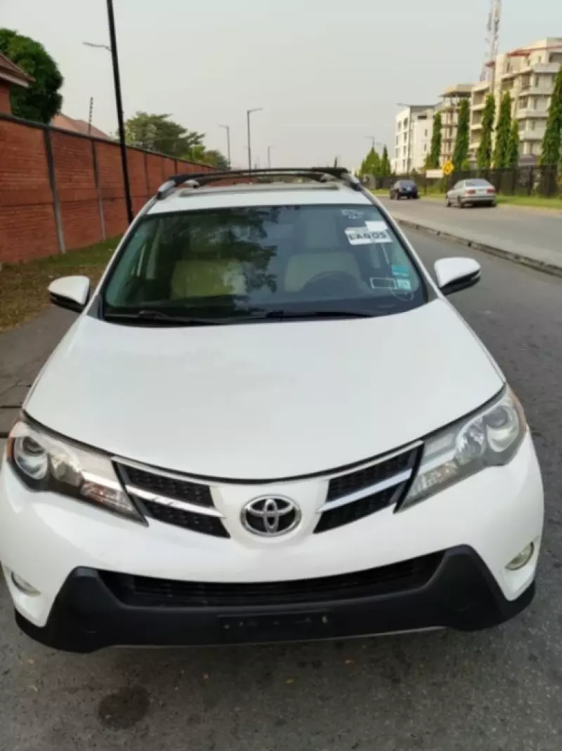 Toyota RAV 4   - 2015