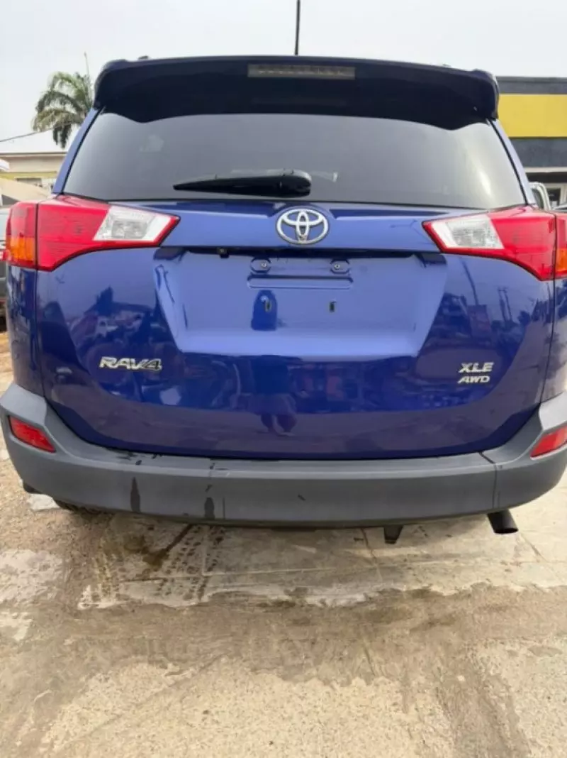TOYOTA Corolla   - 2015