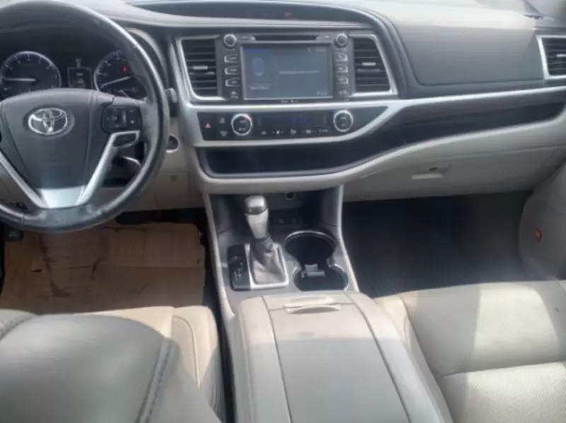 Toyota Highlander   - 2015