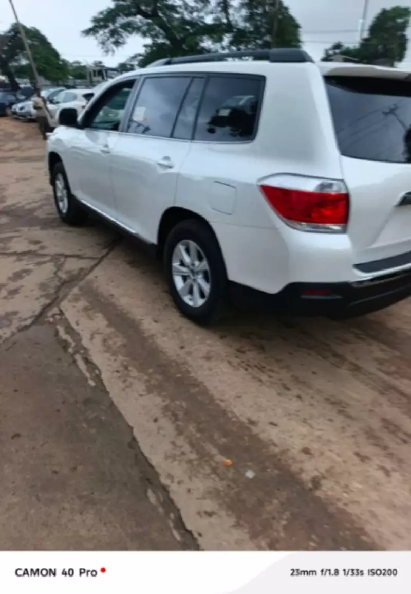 Toyota Highlander   - 2012