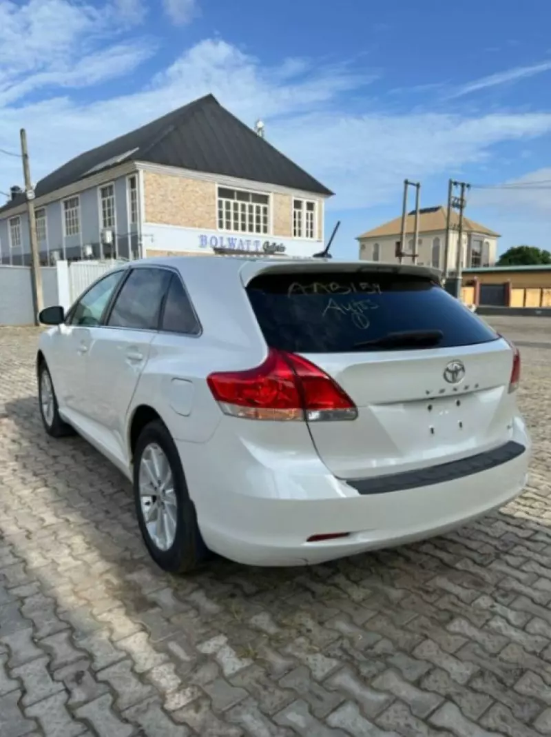 Toyota Venza   - 2010