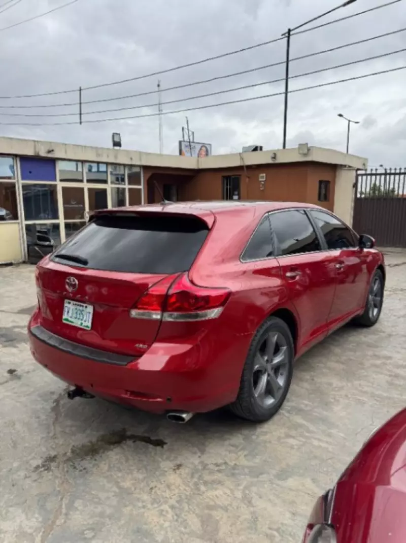 Toyota Venza   - 2011
