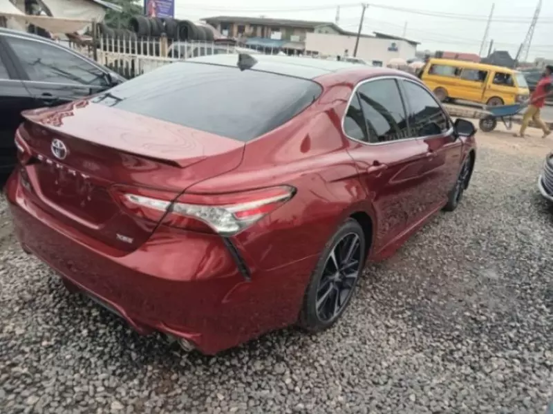 Toyota Camry   - 2018