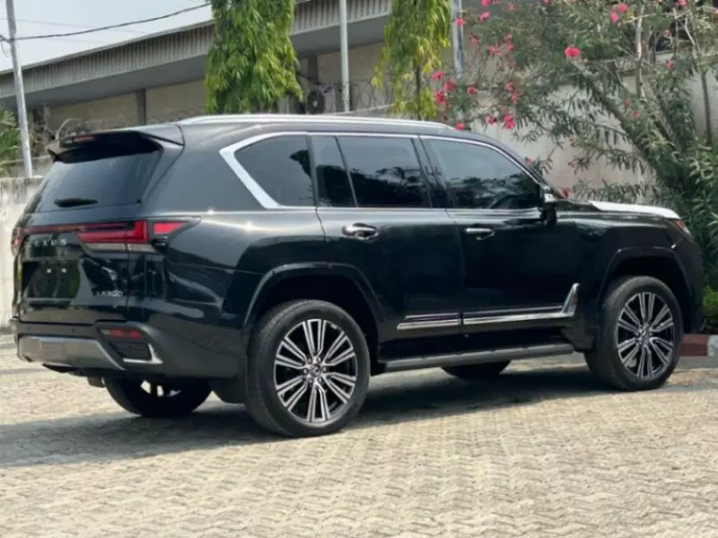 Lexus LX 600   - 2025