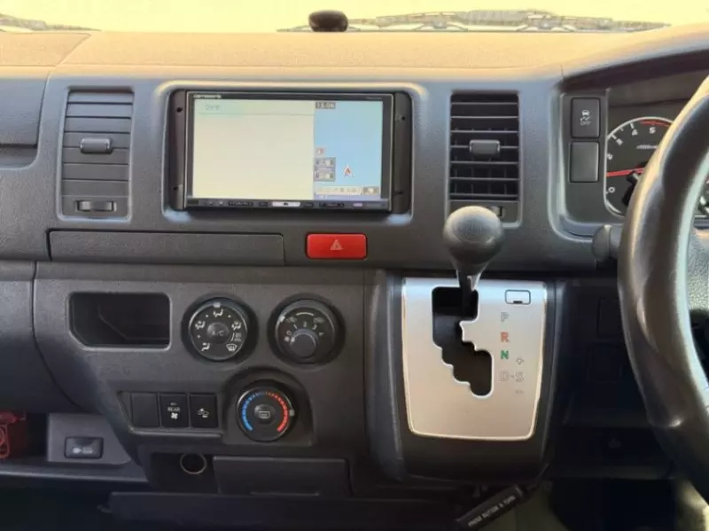 Toyota Hiace   - 2018