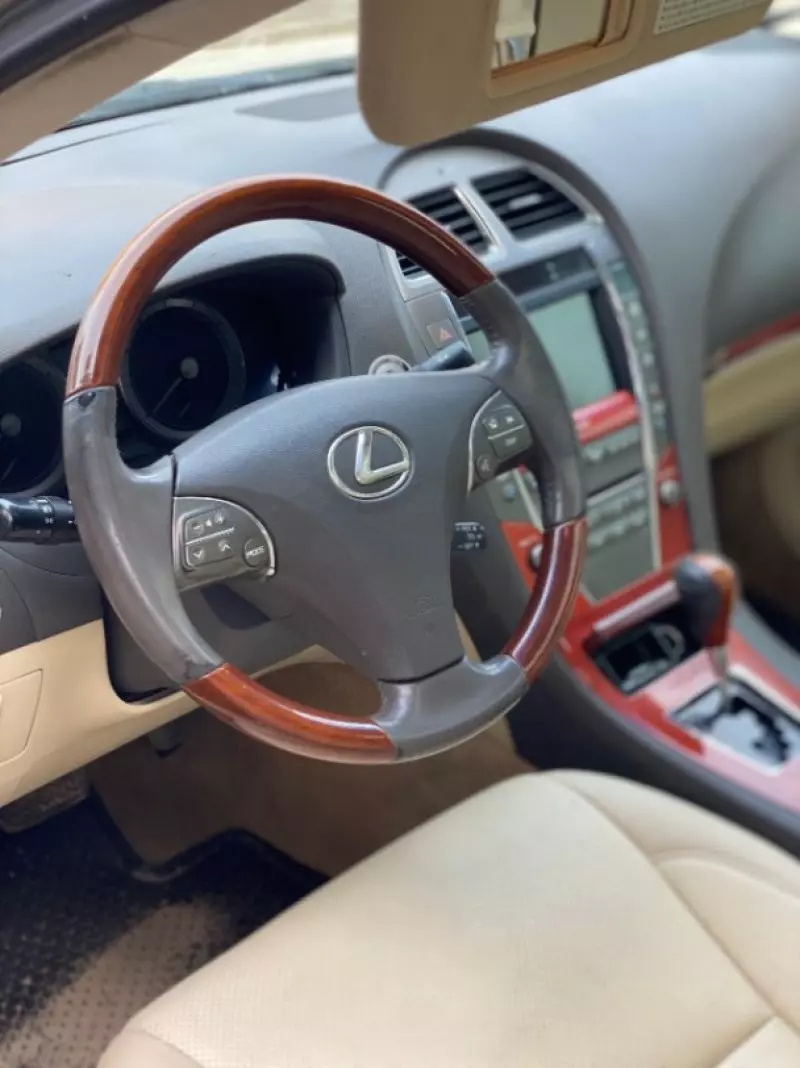 Lexus ES   - 2012