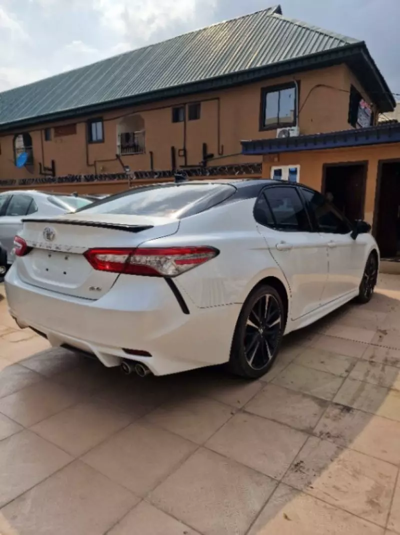 Toyota Camry   - 2019