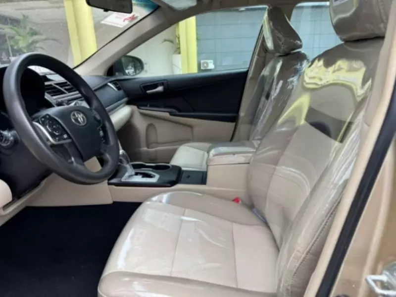 Toyota Camry   - 2012