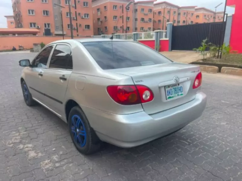 TOYOTA Corolla - 2003