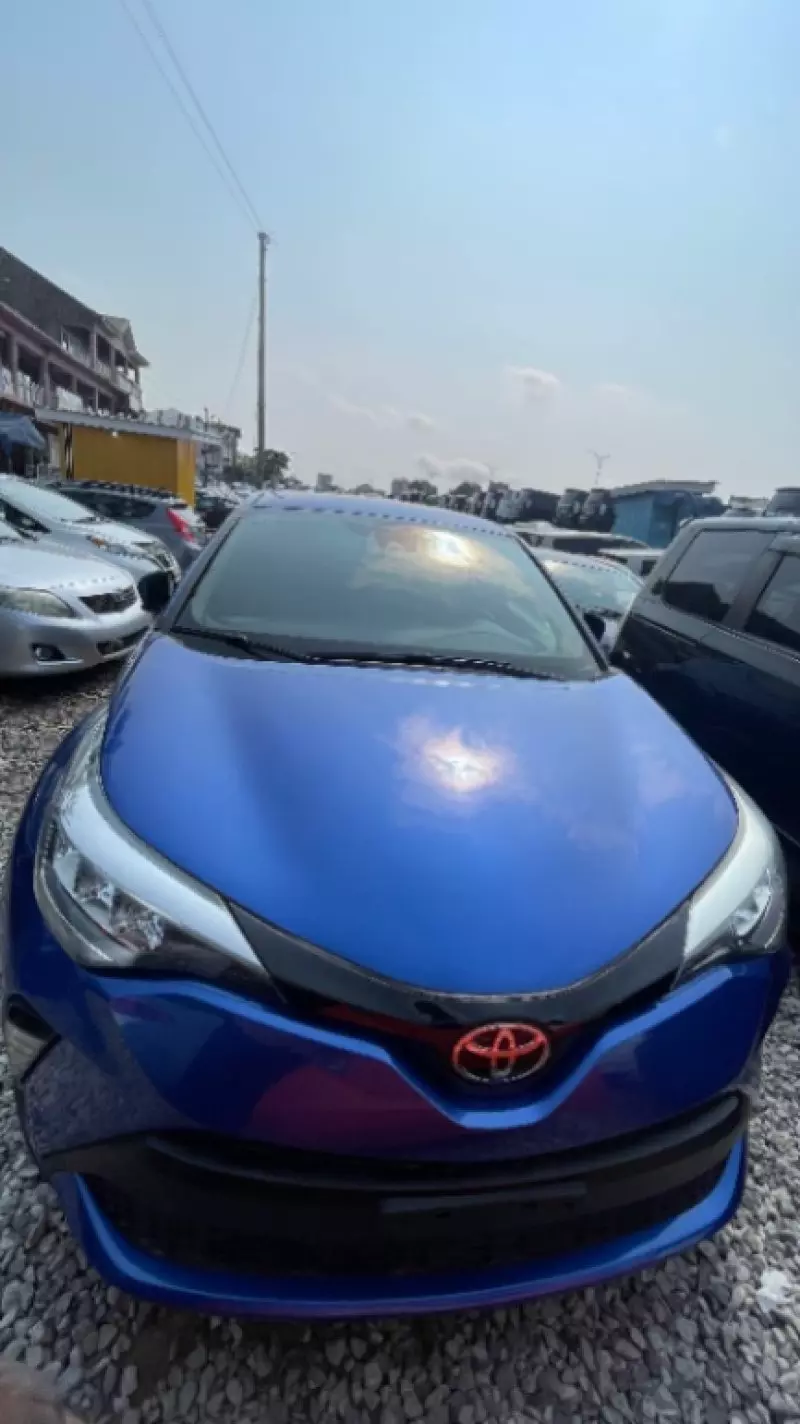 TOYOTA C-HR   - 2019