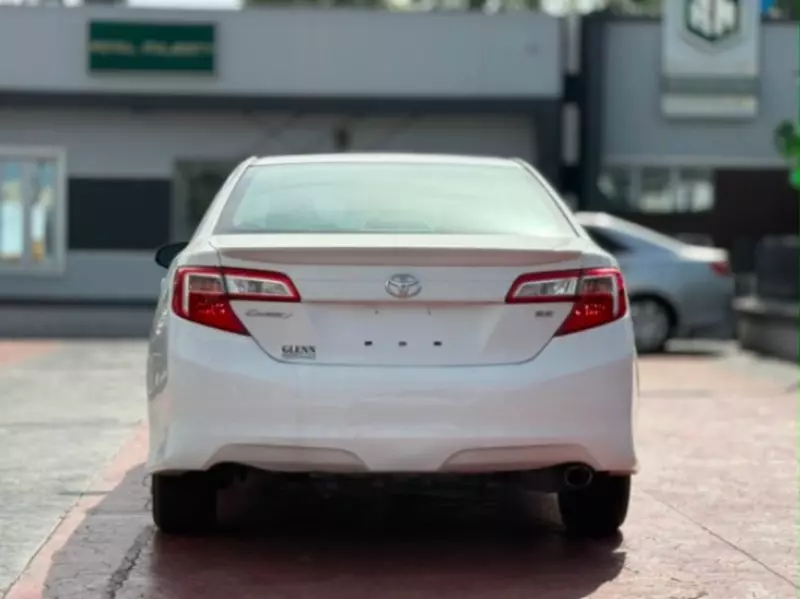 Toyota Camry   - 2013