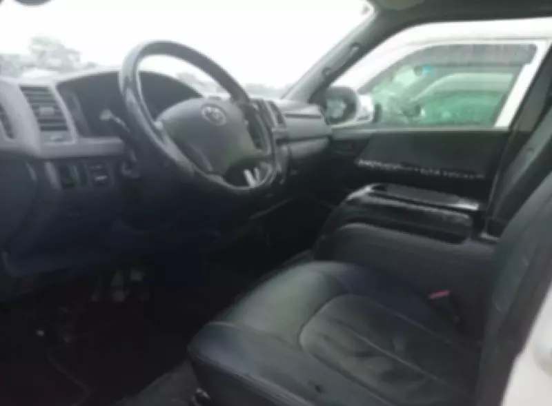 Toyota Hiace   - 2012