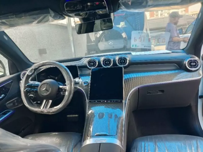 Mercedes-Benz GLC 300   - 2025