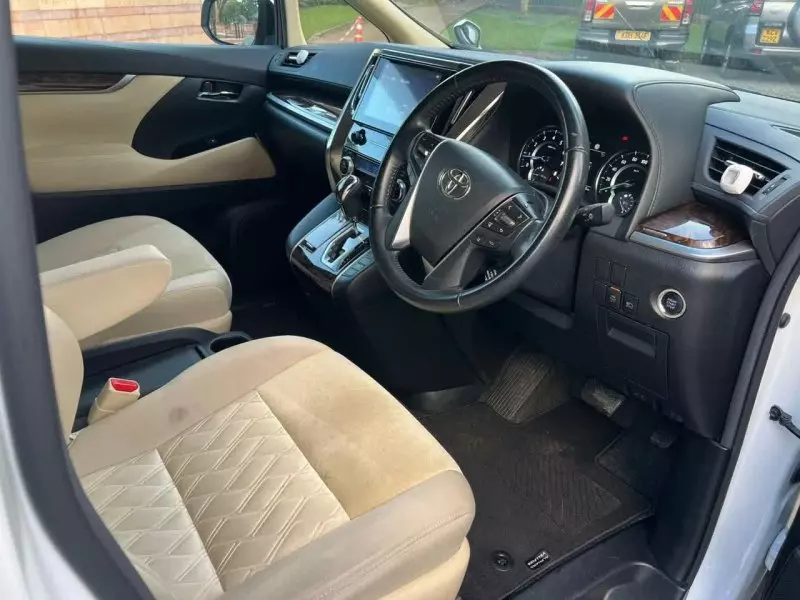 TOYOTA Alphard   - 2019