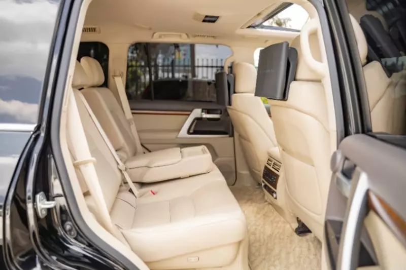 Toyota Land Cruiser V8   - 2017