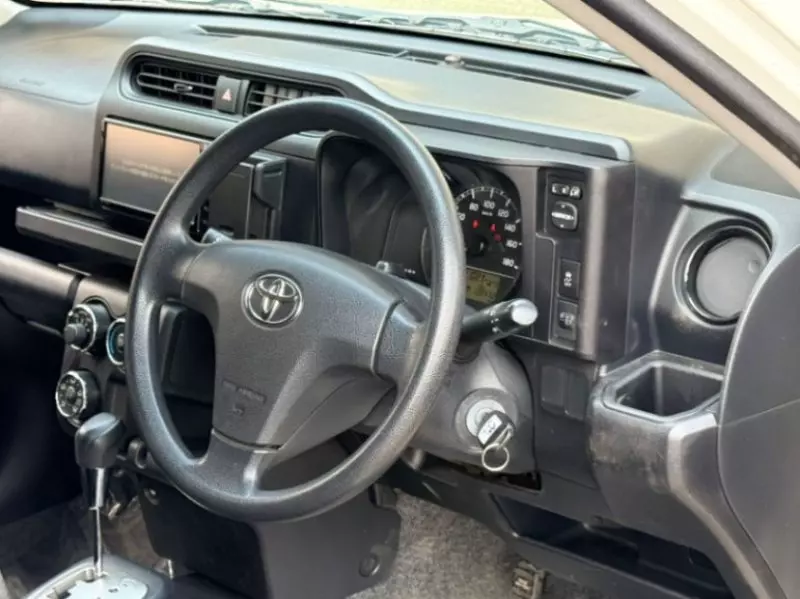 TOYOTA Succeed    - 2018