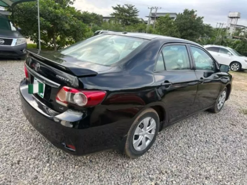 TOYOTA corolla   - 2010