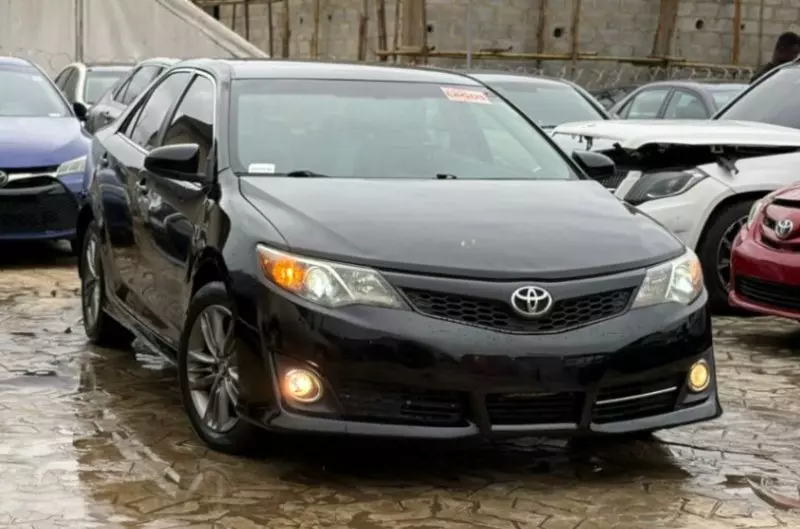 TOYOTA Camry   - 2012