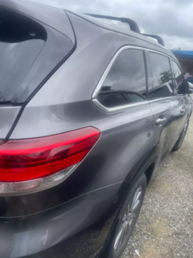 Toyota Highlander   - 2015