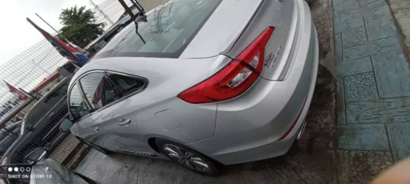 Hyundai Sonata   - 2016