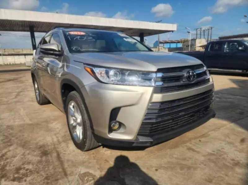 TOYOTA Highlander   - 2015