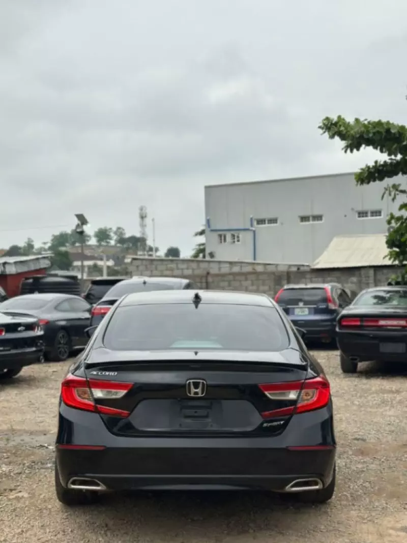 Honda Accord   - 2018
