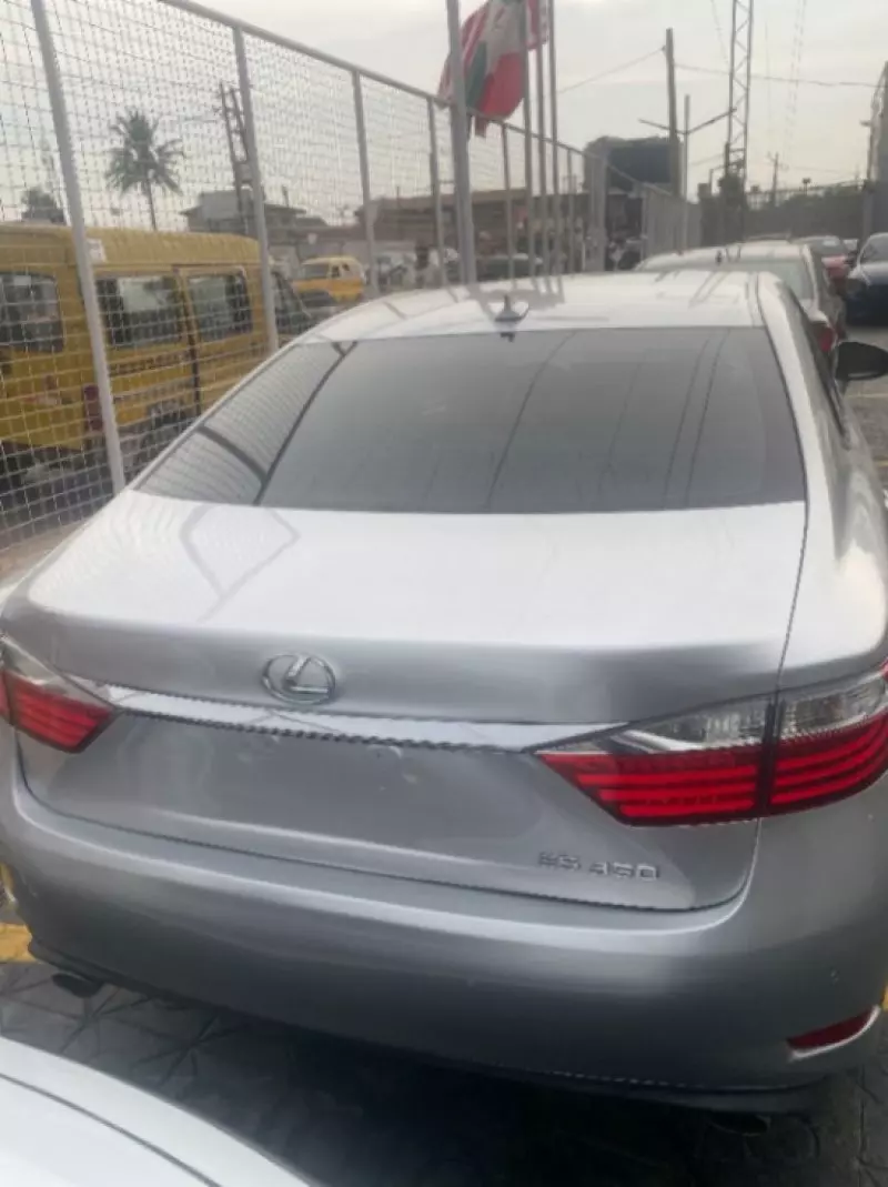 Lexus ES   - 2013