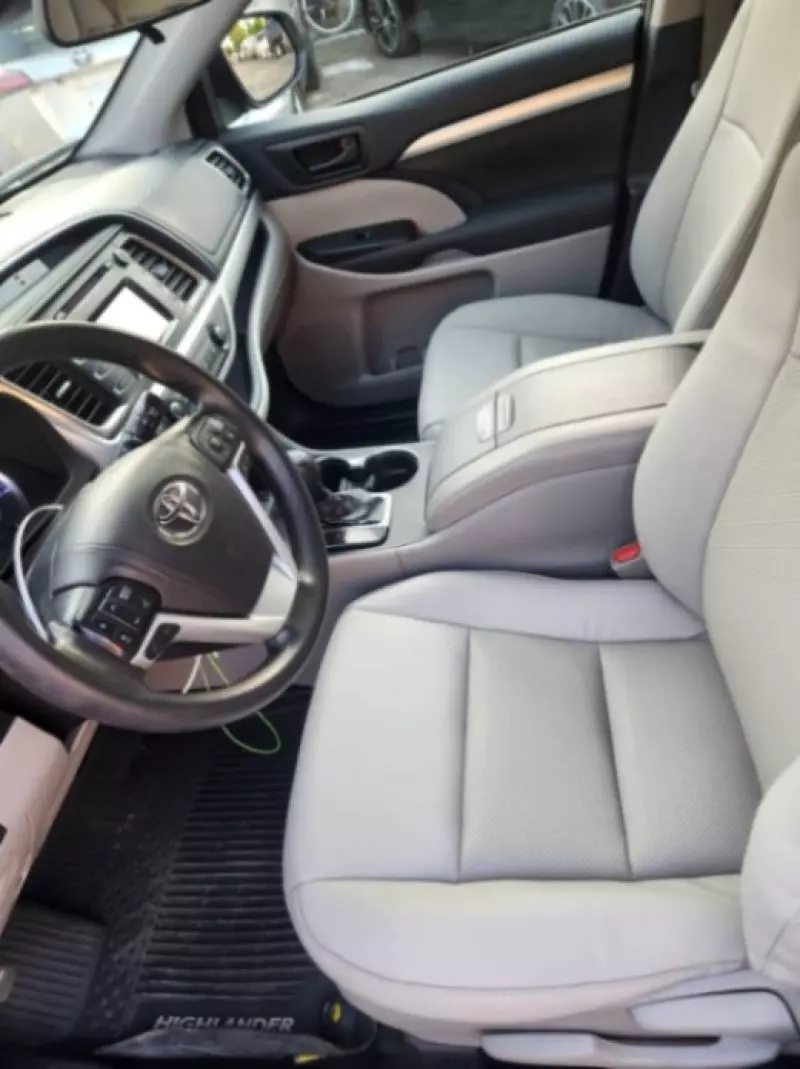 TOYOTA Highlander   - 2019