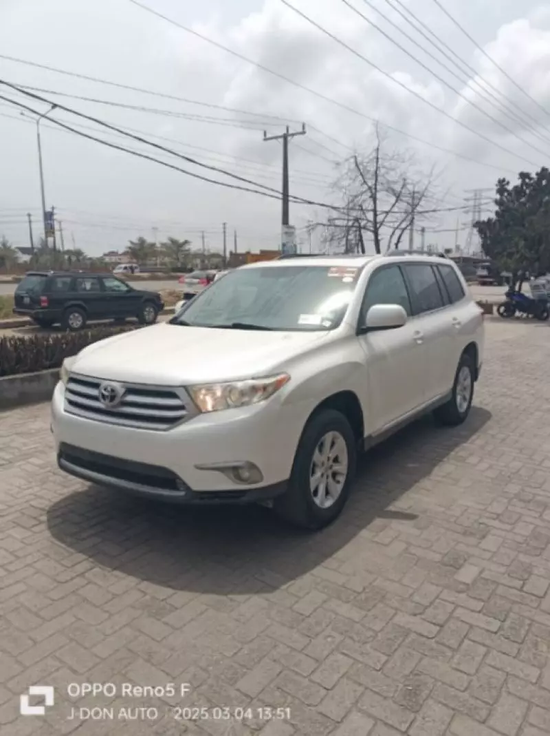 Toyota Highlander   - 2013