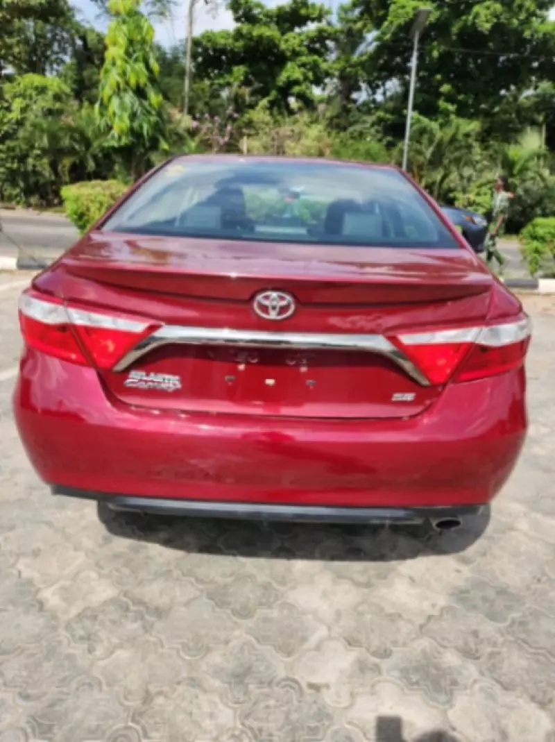 Toyota Camry   - 2016