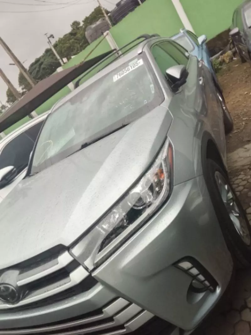 TOYOTA Highlander - 2017