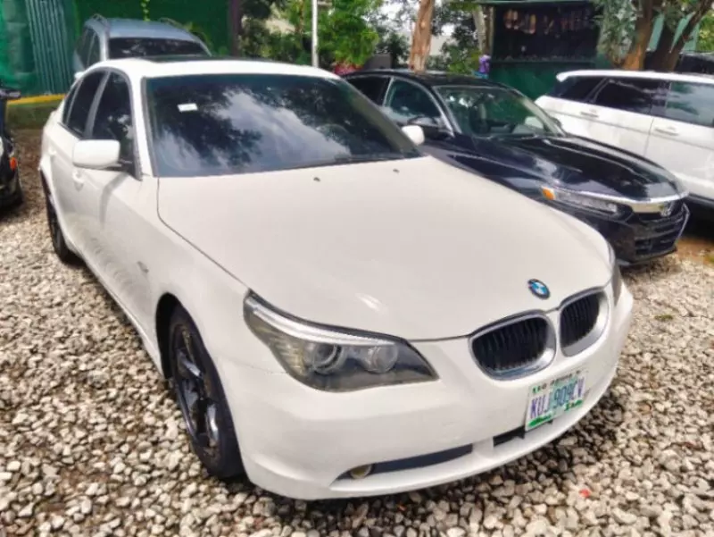 BMW 525i   - 2006
