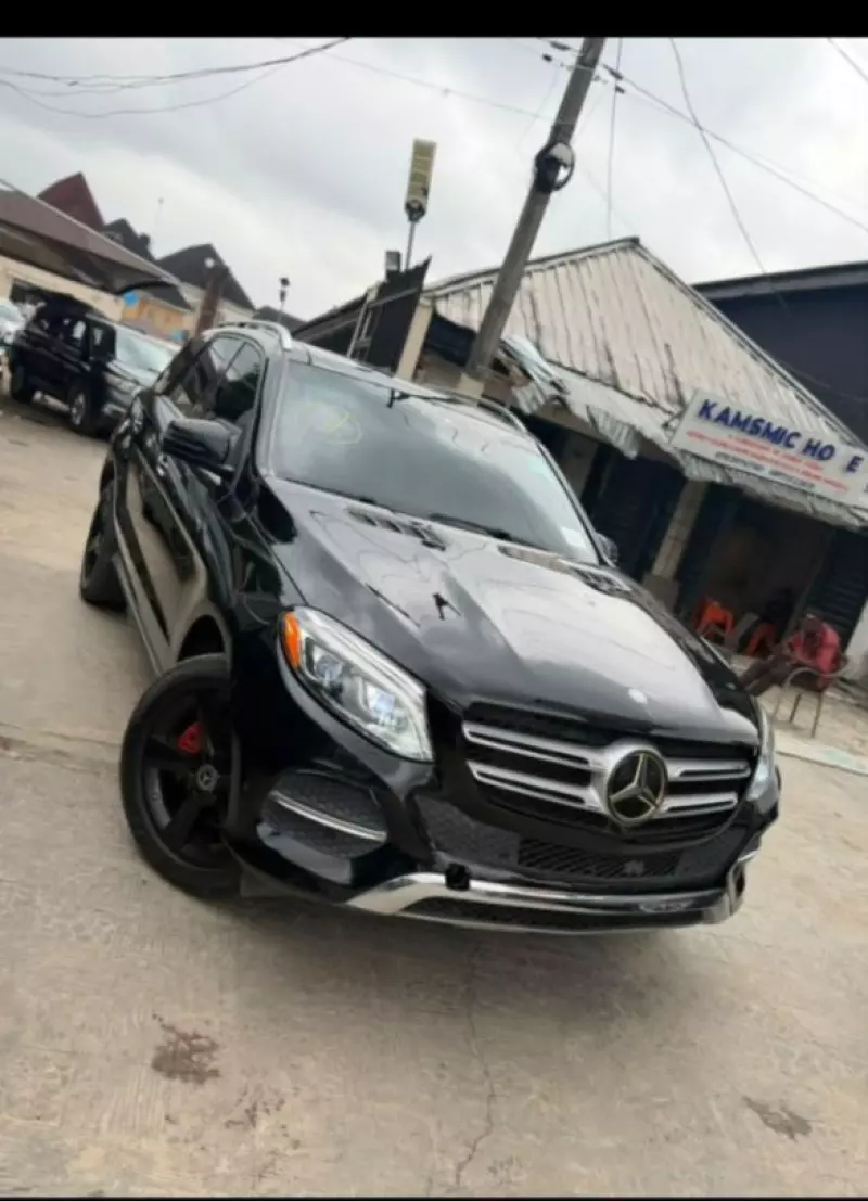 Mercedes-Benz GLE 350 - 2016