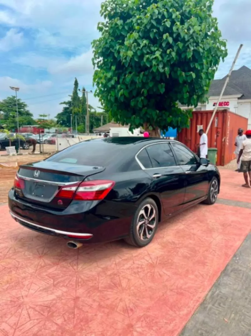 Honda Accord   - 2016
