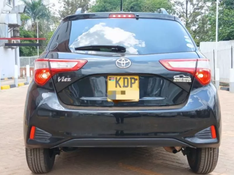 Toyota Vitz   - 2017