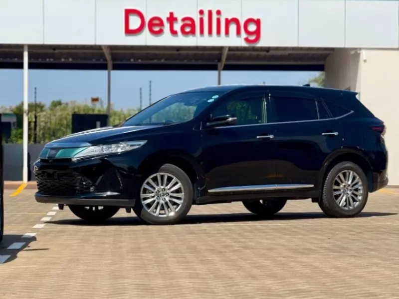 Toyota Harrier   - 2018