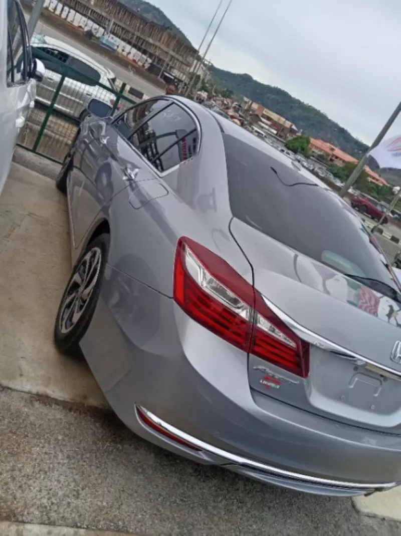 Honda Accord   - 2016