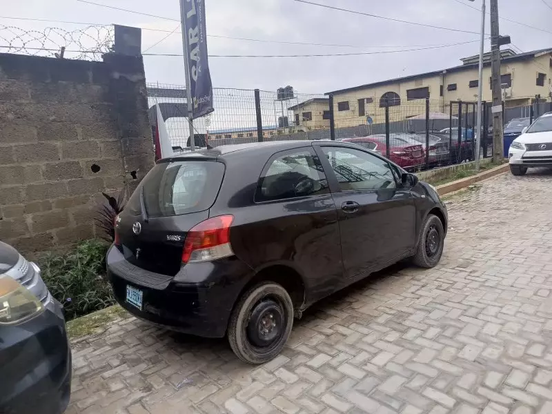 Toyota Yaris   - 2009