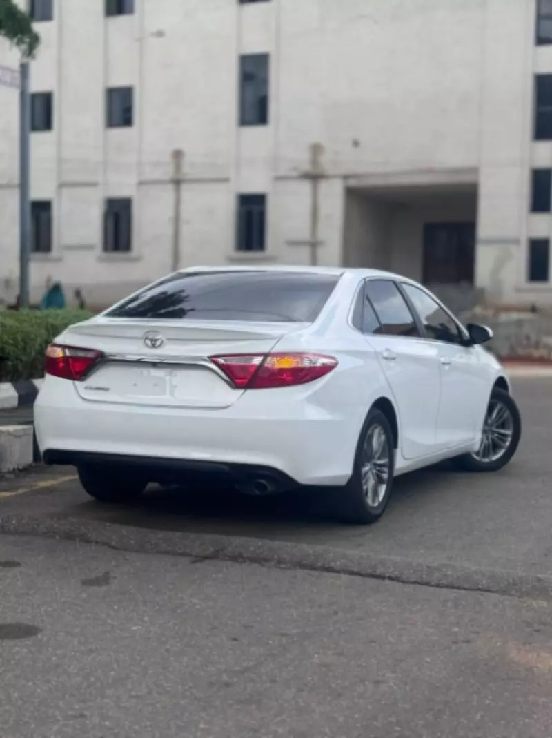 Toyota Camry   - 2016