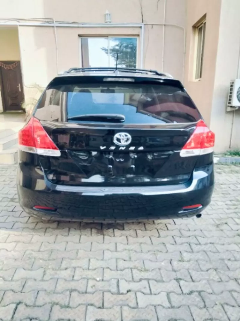 Toyota Venza   - 2010