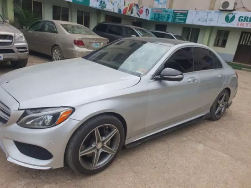 Mercedes-Benz 300   - 2015