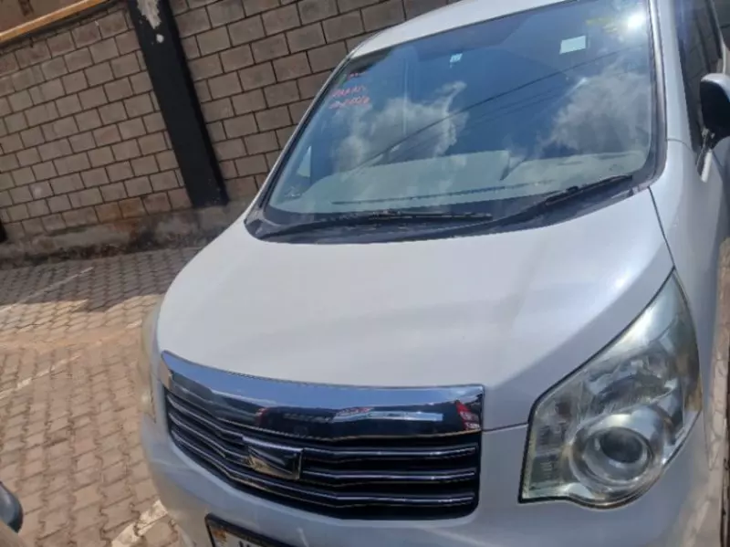 TOYOTA Noah   - 2015