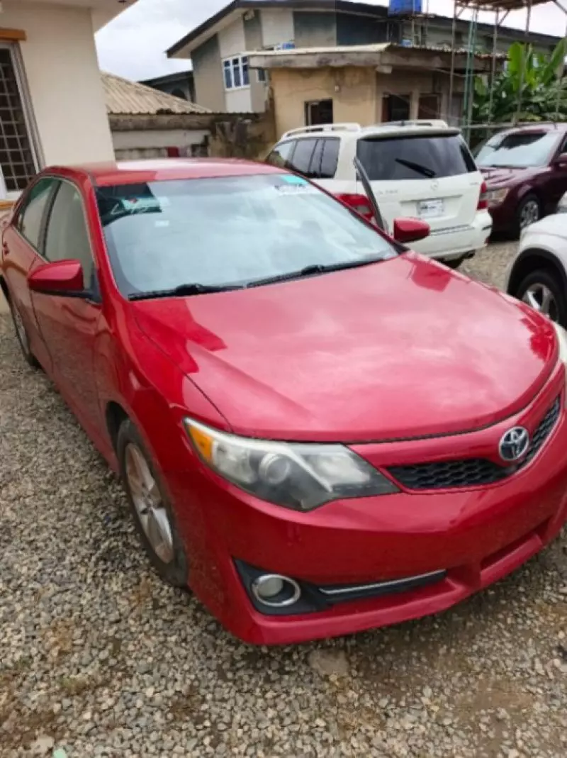 Toyota Camry   - 2014